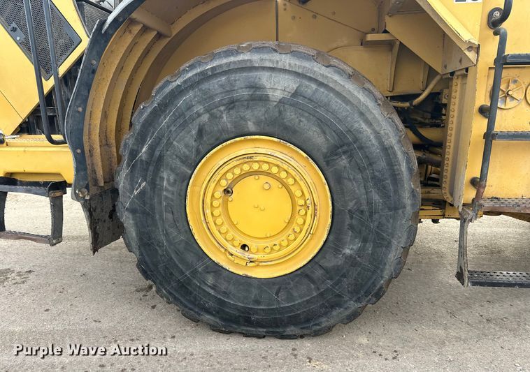 image for item FK1595 2001 Caterpillar 980G wheel loader