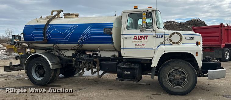 image for item FK1598 1990 Ford LN8000 water truck