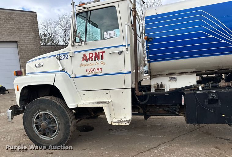 image for item FK1598 1990 Ford LN8000 water truck