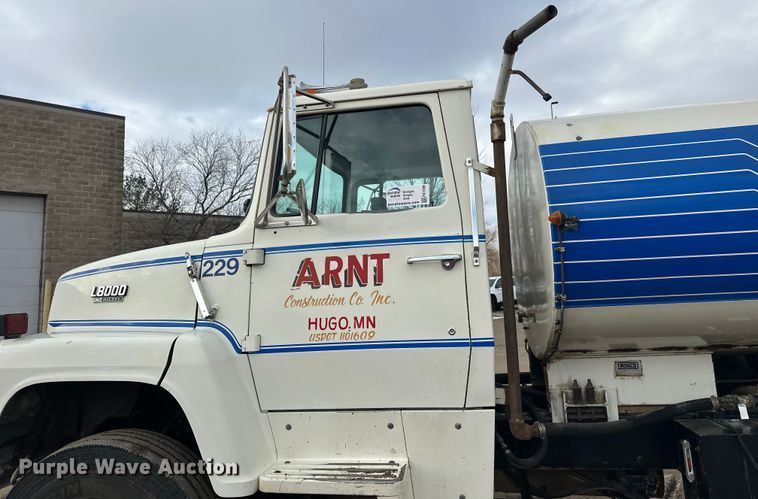 image for item FK1598 1990 Ford LN8000 water truck