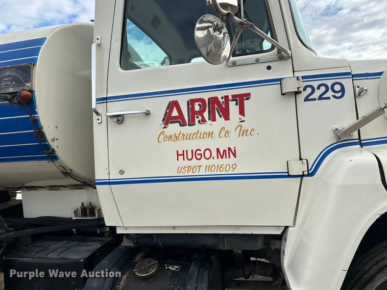 image for item FK1598 1990 Ford LN8000 water truck