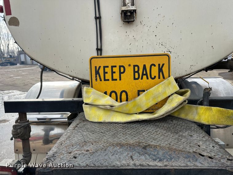 image for item FK1598 1990 Ford LN8000 water truck