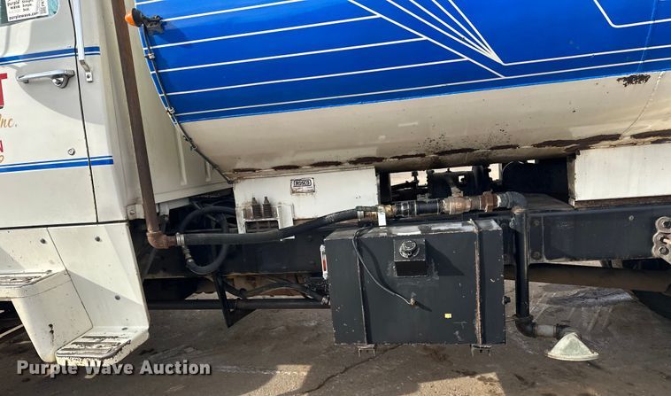 image for item FK1598 1990 Ford LN8000 water truck