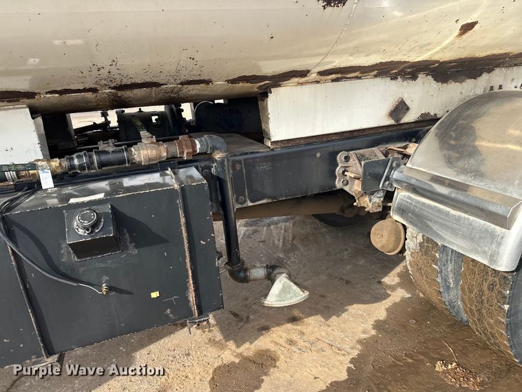 image for item FK1598 1990 Ford LN8000 water truck