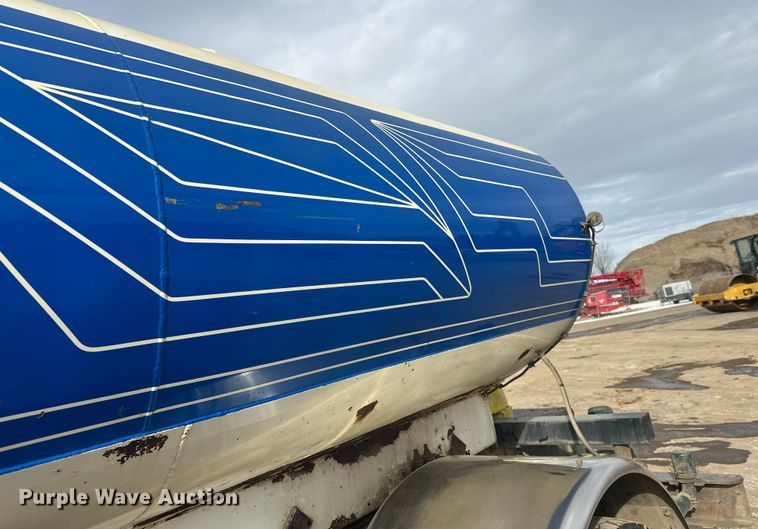 image for item FK1598 1990 Ford LN8000 water truck