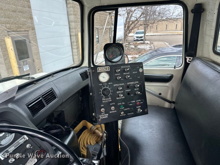 image for item FK1598 1990 Ford LN8000 water truck