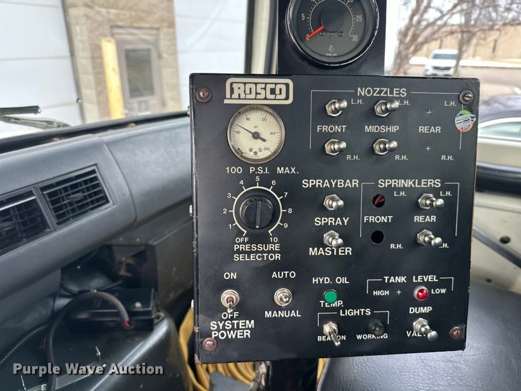 image for item FK1598 1990 Ford LN8000 water truck