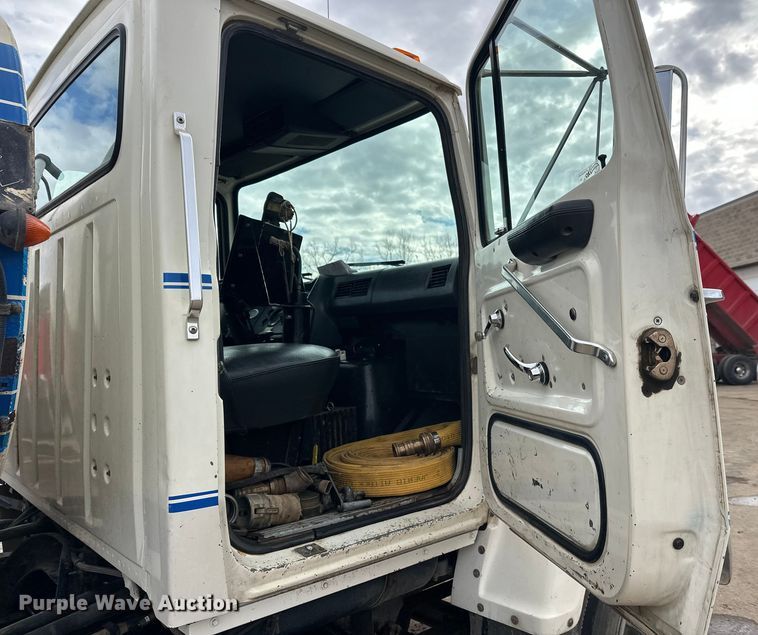 image for item FK1598 1990 Ford LN8000 water truck