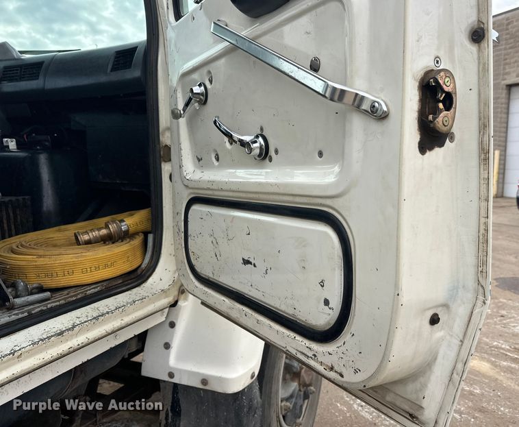 image for item FK1598 1990 Ford LN8000 water truck