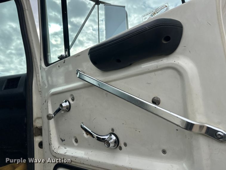 image for item FK1598 1990 Ford LN8000 water truck