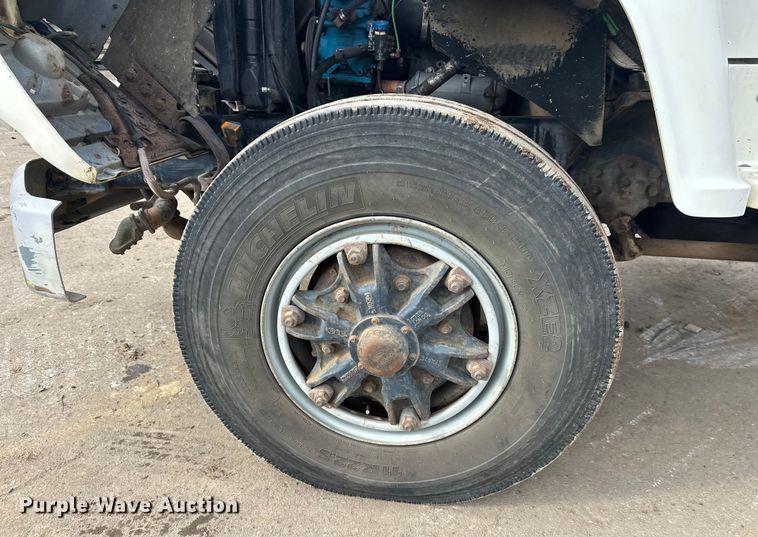 image for item FK1598 1990 Ford LN8000 water truck