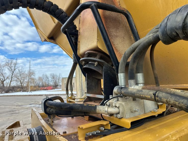 image for item FK1599 2013 caterpillar  740B articulated haul truck