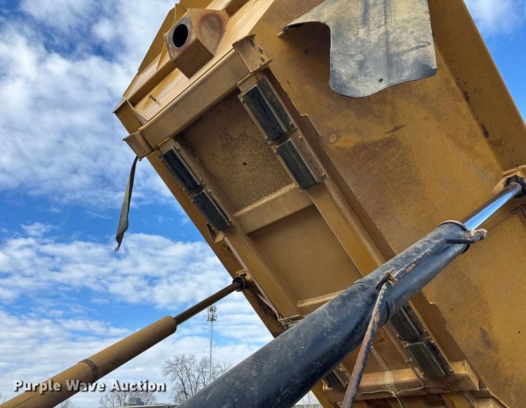 image for item FK1599 2013 caterpillar  740B articulated haul truck