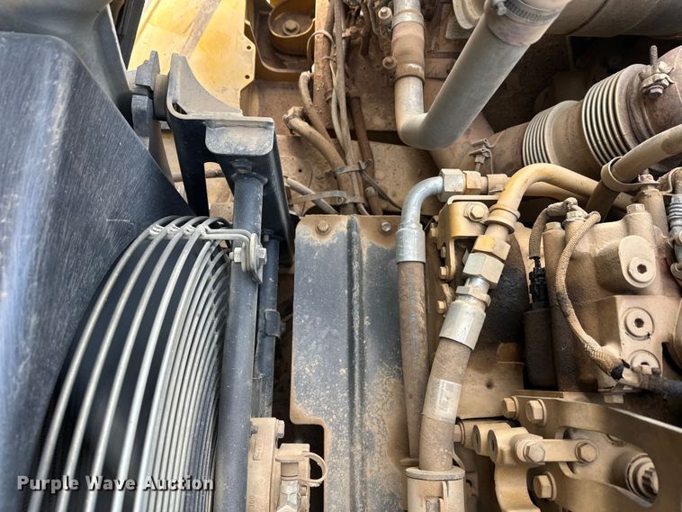 image for item FK1599 2013 caterpillar  740B articulated haul truck