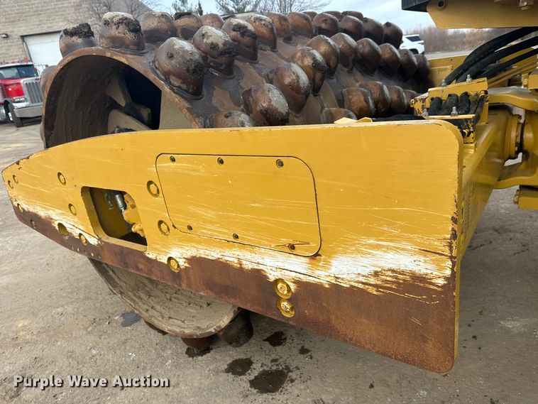 image for item FK1638 2011 Caterpillar CP56 single drum vibratory roller