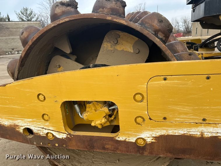 image for item FK1638 2011 Caterpillar CP56 single drum vibratory roller