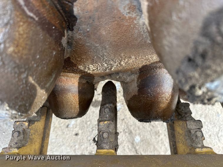 image for item FK1638 2011 Caterpillar CP56 single drum vibratory roller