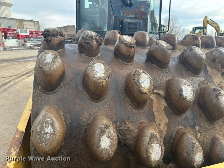 image for item FK1638 2011 Caterpillar CP56 single drum vibratory roller