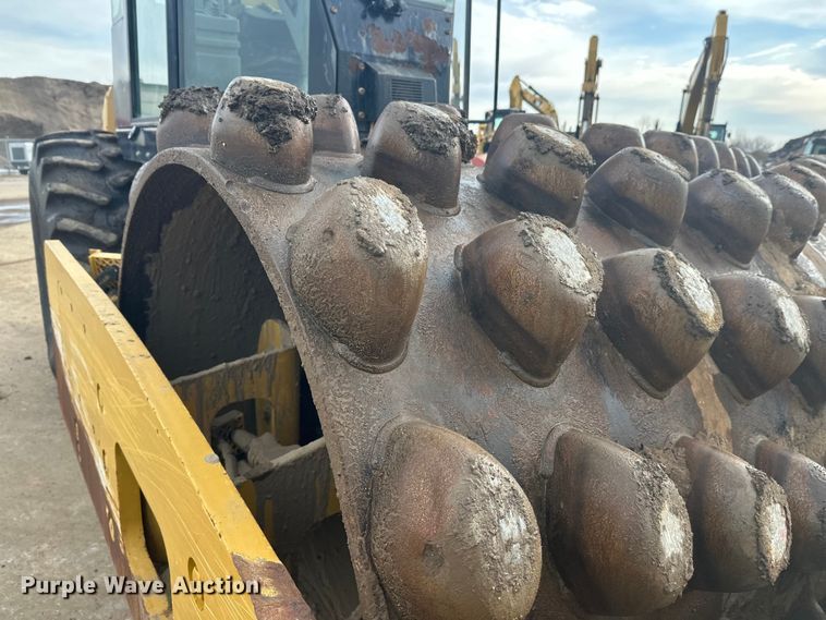 image for item FK1638 2011 Caterpillar CP56 single drum vibratory roller