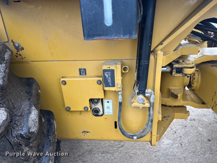 image for item FK1638 2011 Caterpillar CP56 single drum vibratory roller