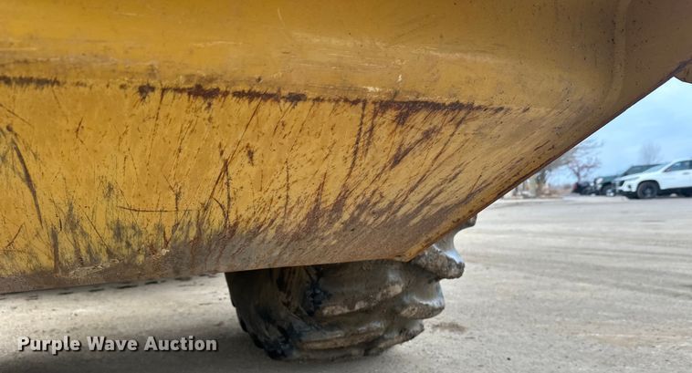 image for item FK1638 2011 Caterpillar CP56 single drum vibratory roller