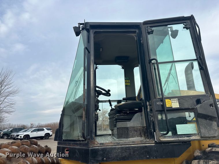 image for item FK1638 2011 Caterpillar CP56 single drum vibratory roller