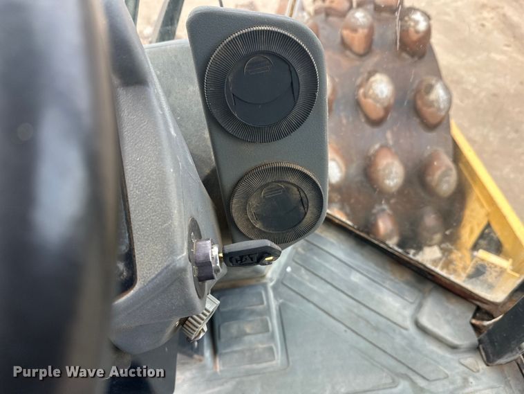 image for item FK1638 2011 Caterpillar CP56 single drum vibratory roller