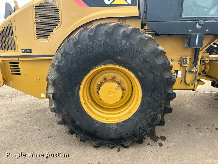 image for item FK1638 2011 Caterpillar CP56 single drum vibratory roller