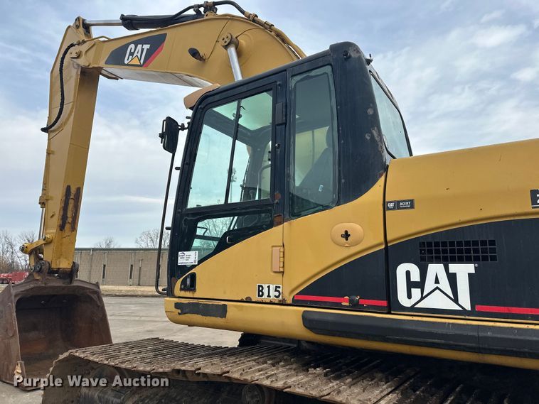 image for item FK1639 2006 Caterpillar 330D excavator