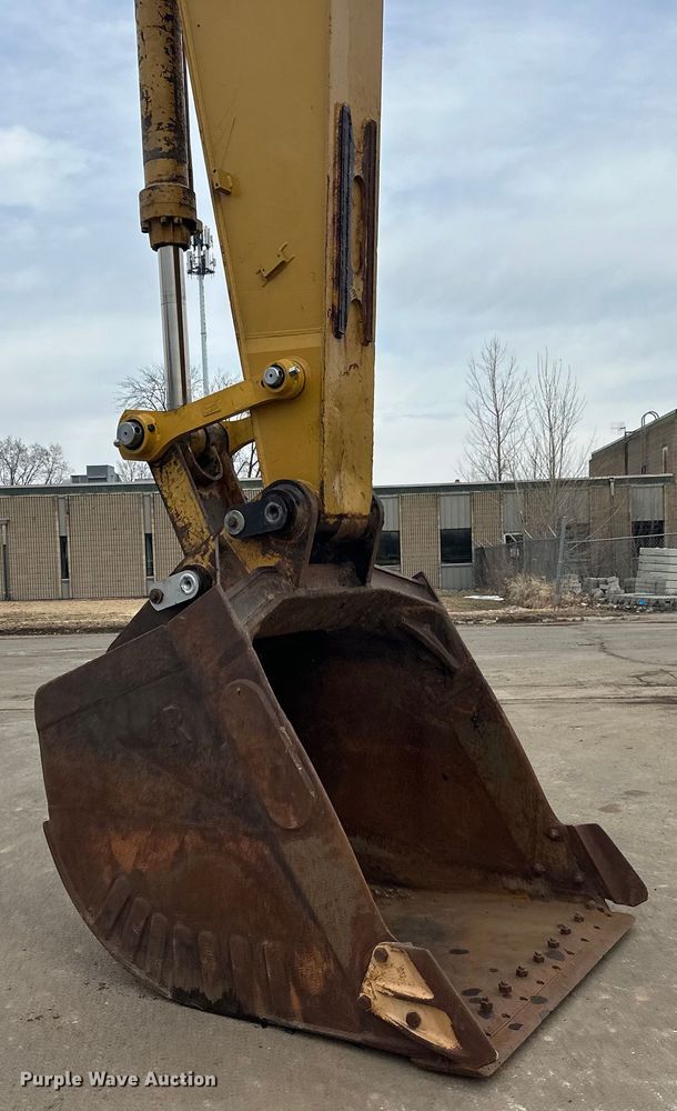 image for item FK1639 2006 Caterpillar 330D excavator