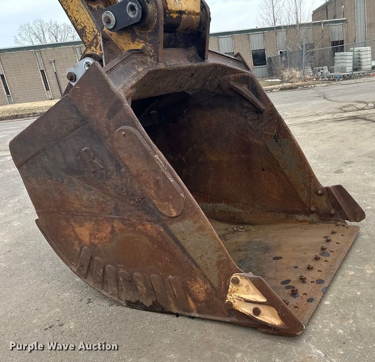 image for item FK1639 2006 Caterpillar 330D excavator