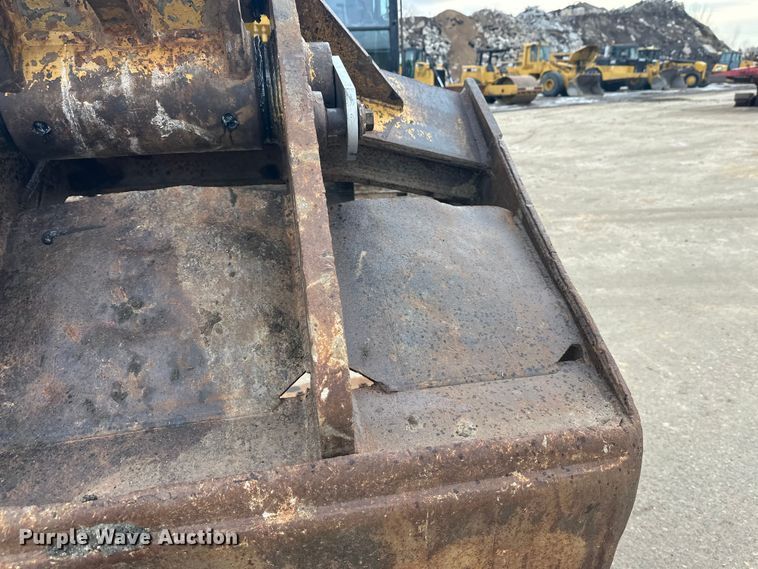 image for item FK1639 2006 Caterpillar 330D excavator