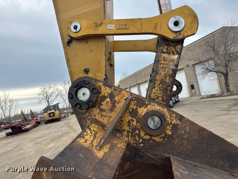 image for item FK1639 2006 Caterpillar 330D excavator