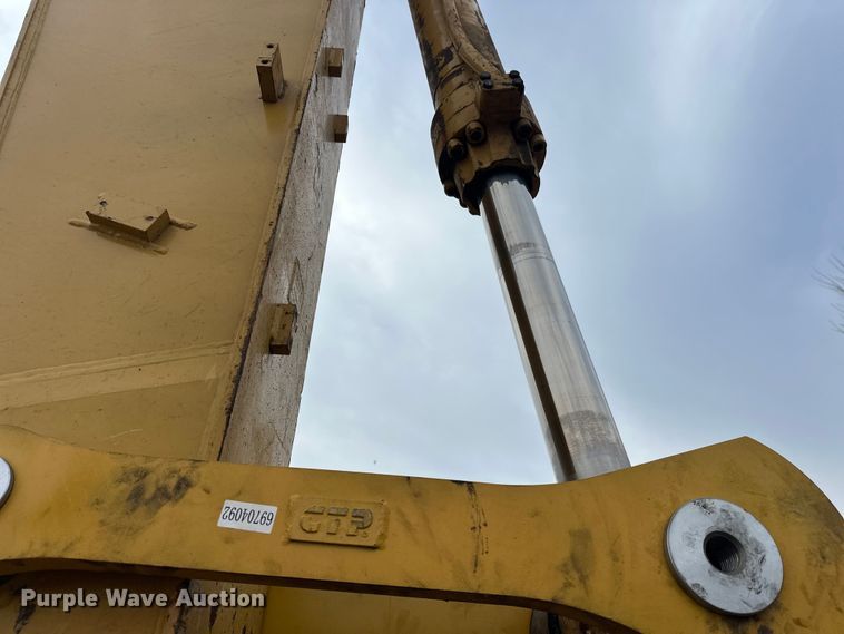 image for item FK1639 2006 Caterpillar 330D excavator