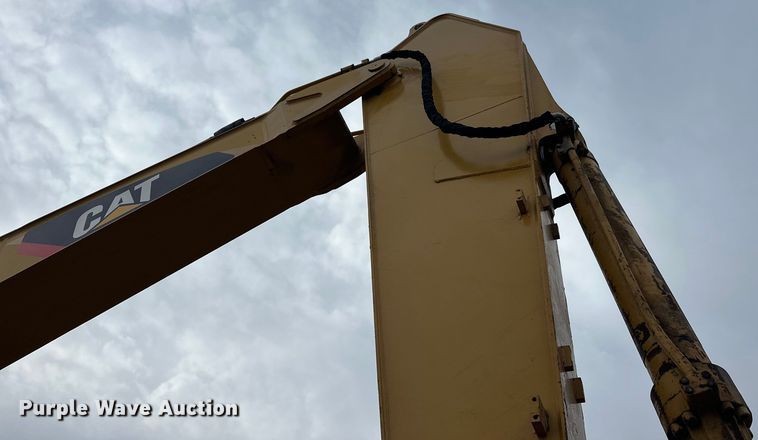 image for item FK1639 2006 Caterpillar 330D excavator