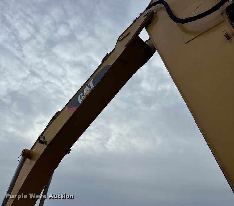 image for item FK1639 2006 Caterpillar 330D excavator