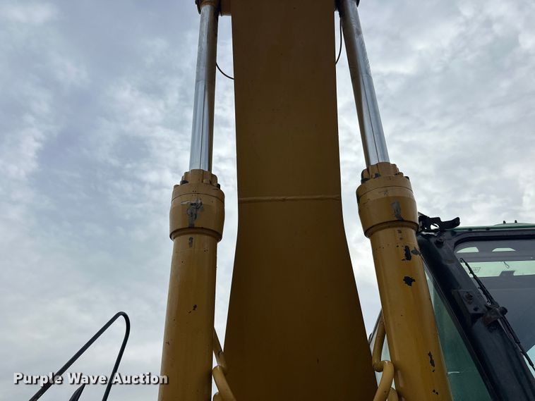 image for item FK1639 2006 Caterpillar 330D excavator