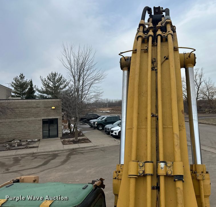 image for item FK1639 2006 Caterpillar 330D excavator