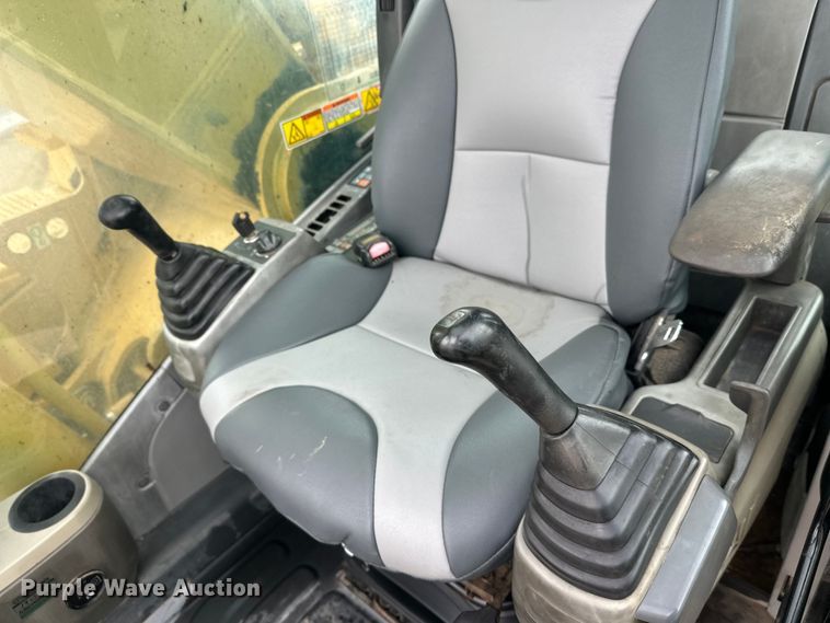 image for item FK1639 2006 Caterpillar 330D excavator