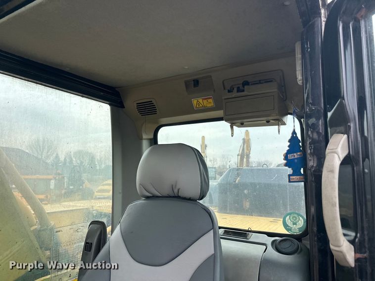 image for item FK1639 2006 Caterpillar 330D excavator