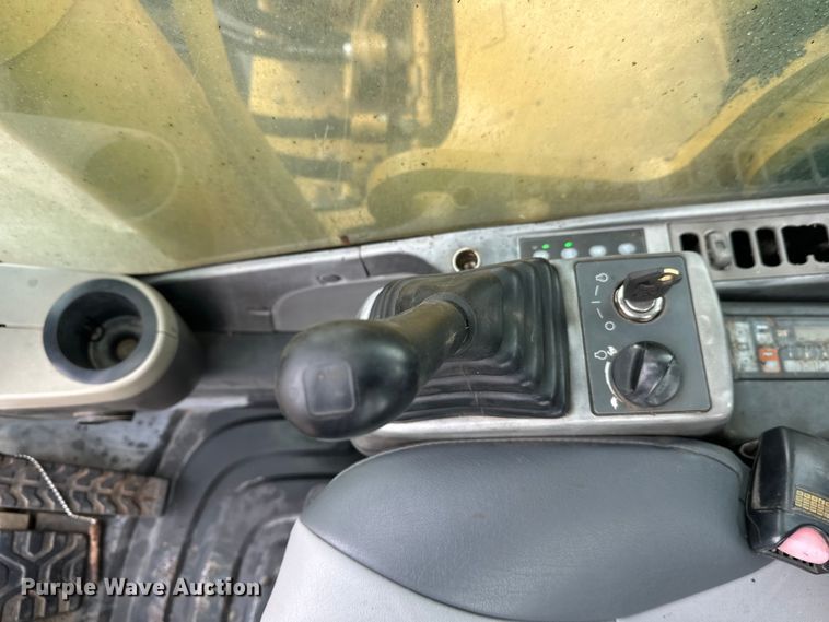 image for item FK1639 2006 Caterpillar 330D excavator