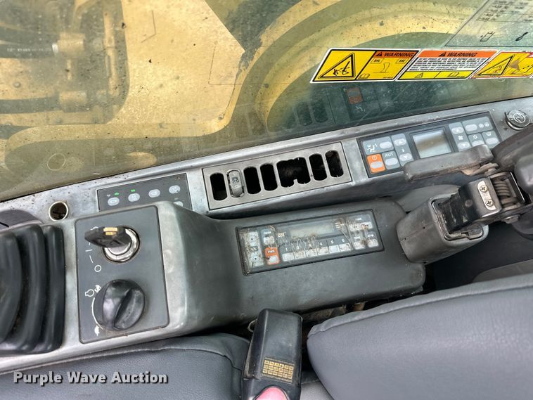 image for item FK1639 2006 Caterpillar 330D excavator