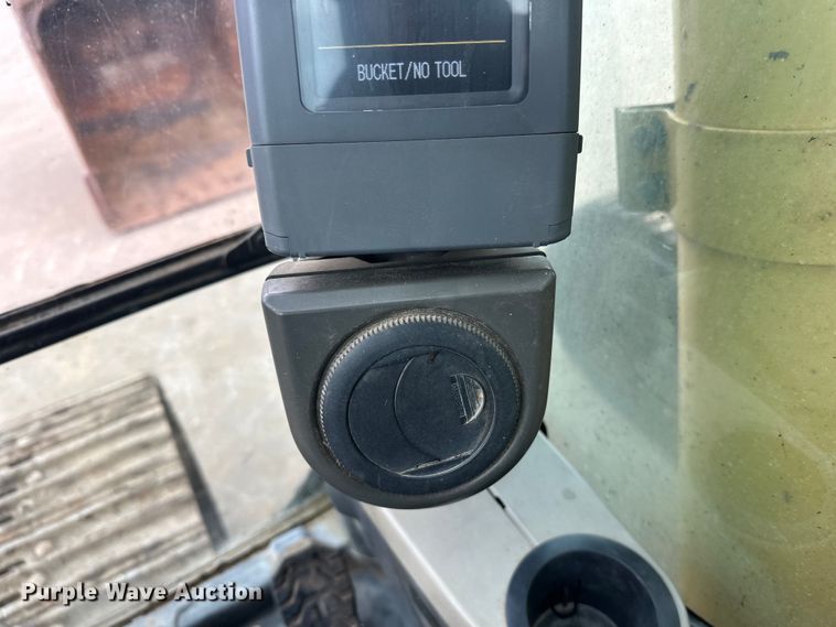 image for item FK1639 2006 Caterpillar 330D excavator