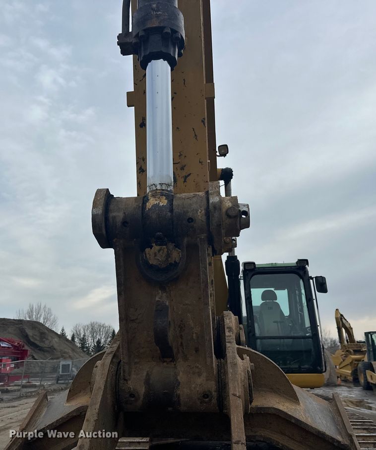 image for item FK1640 2008 Caterpillar 330D excavator
