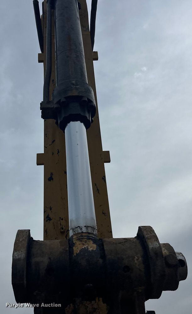 image for item FK1640 2008 Caterpillar 330D excavator