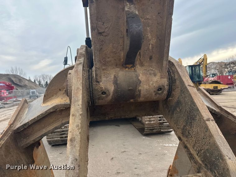 image for item FK1640 2008 Caterpillar 330D excavator