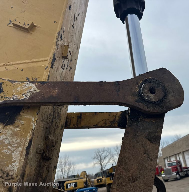 image for item FK1640 2008 Caterpillar 330D excavator