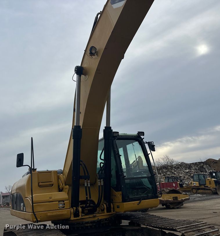 image for item FK1640 2008 Caterpillar 330D excavator