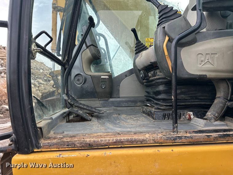 image for item FK1640 2008 Caterpillar 330D excavator