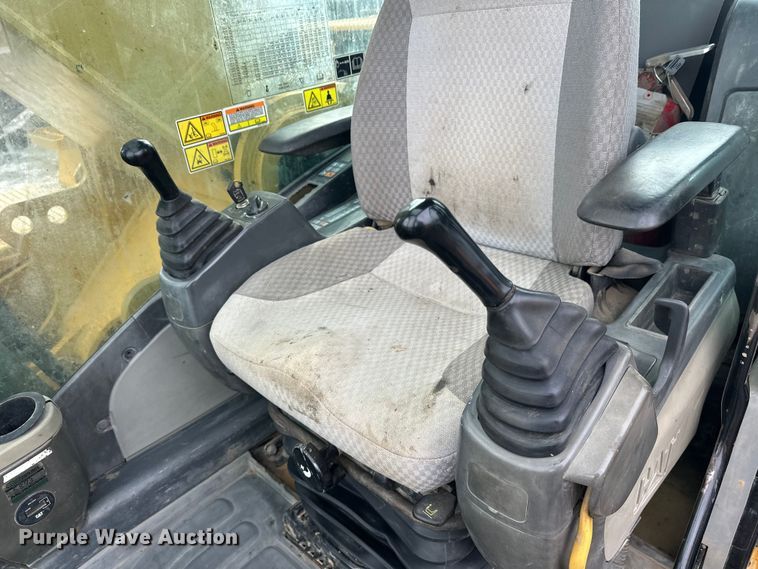 image for item FK1640 2008 Caterpillar 330D excavator